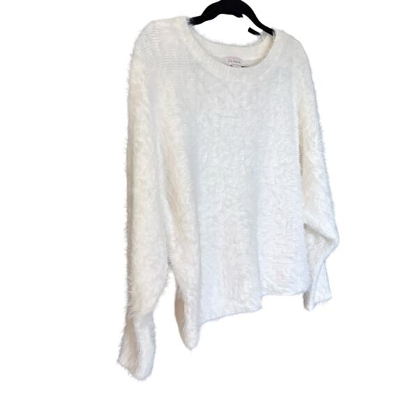 If It Were Me Cream Eyelash Long Winged Sleeves Round Neck Sweater  sz L - Picture 5 of 8